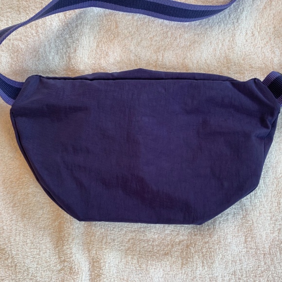 $145 New Kipling nylon purple belt bag, never used - Picture 6 of 6